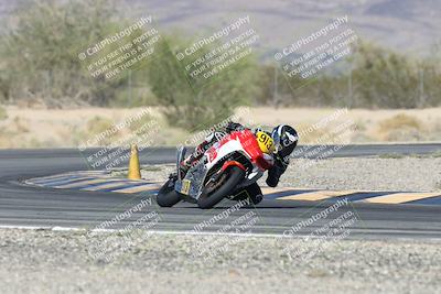 media/Oct-30-2025-Racers Edge (Thu) [[dabbdaf680]]/3-B Group/Session 5 (Turn 6)/